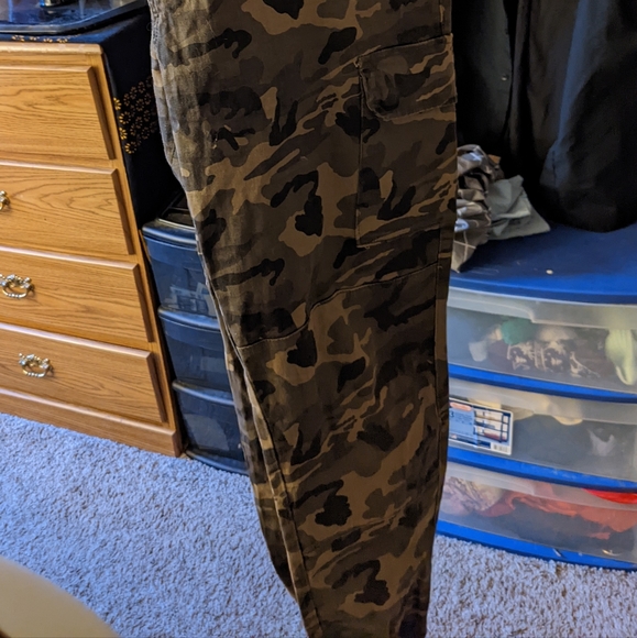 Pants - Picture 4 of 4